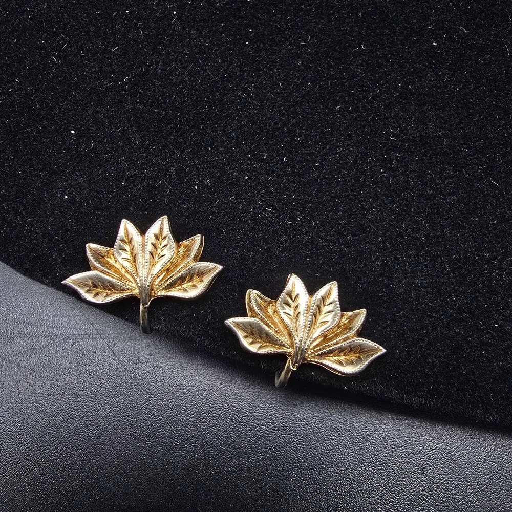 Gold Tone Screw Back Leaf Earrings Vintage Costume Jewelry
